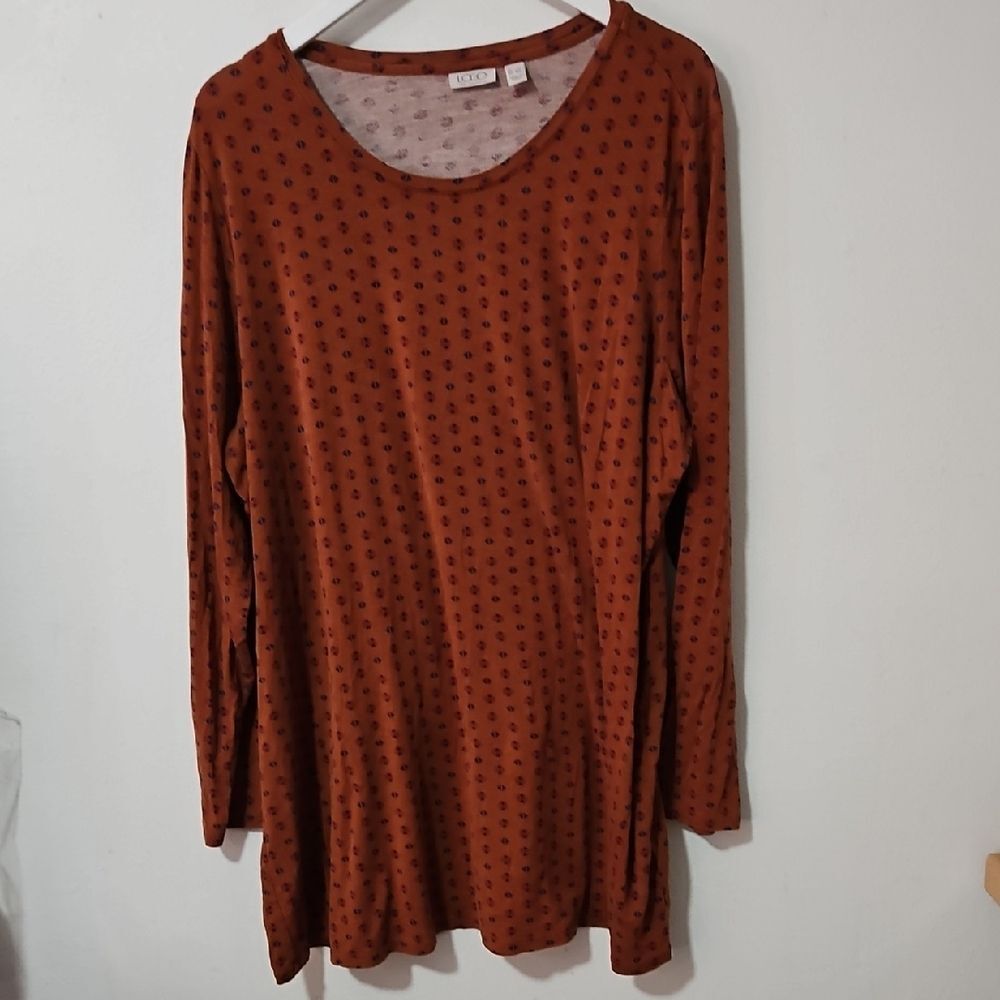 LOGO by Lori Goldstein Long Sleeve Rust Top with Dots